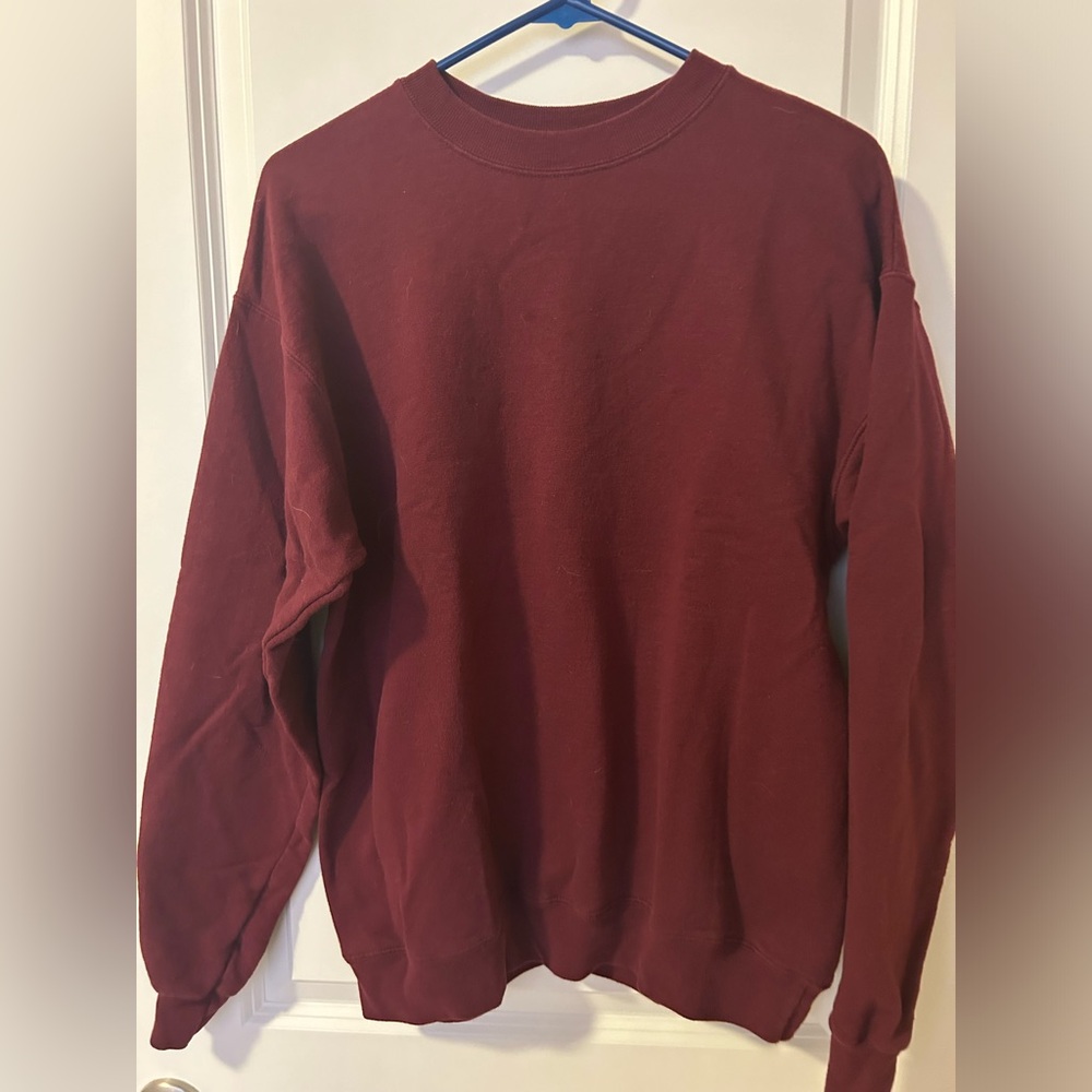 Hanes crewneck sweatshirt